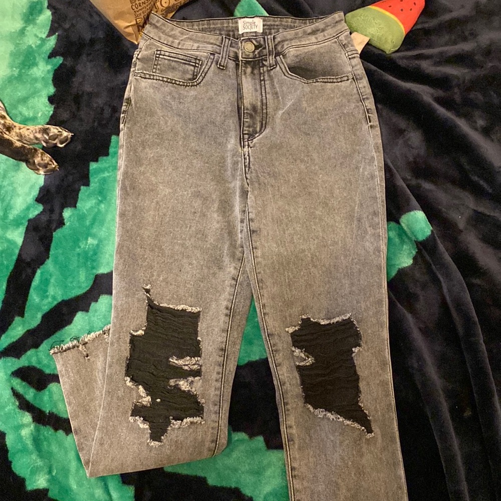High waisted mom jeans never warn and in great condition